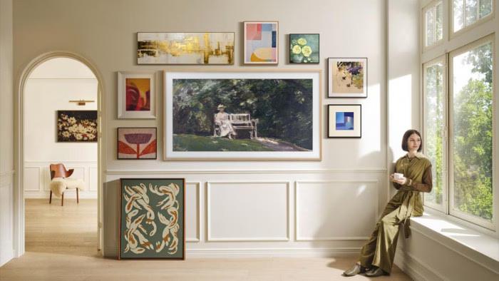 Чим Samsung The Frame Pro TV відрізняється від звичайної моделі?