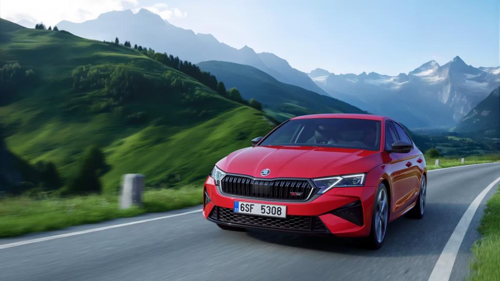 Представлені Skoda Superb 2025 та Octavia RS 2025