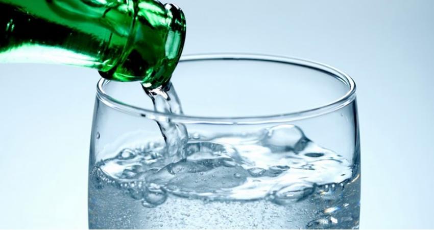 Вчені довели зв’язок між газованою водою, метаболізмом та втратою ваги