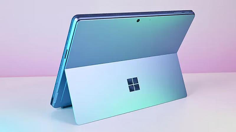 Microsoft готує компактні версії Surface Pro та Surface Laptop