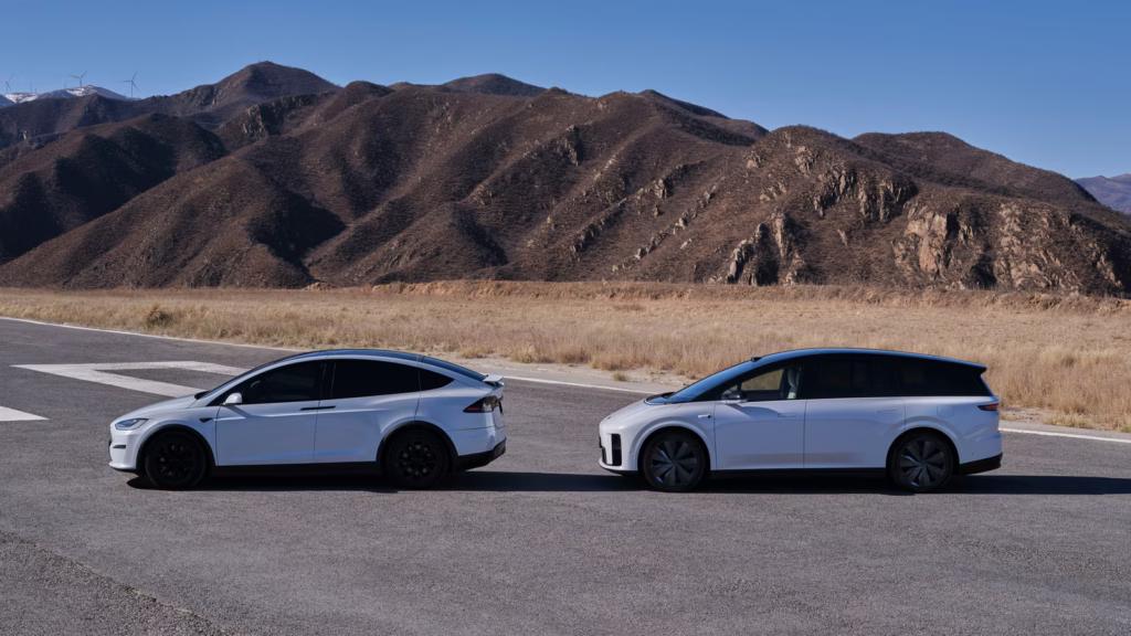 Новий автомобіль Li i8 порівняли з Tesla Model X
