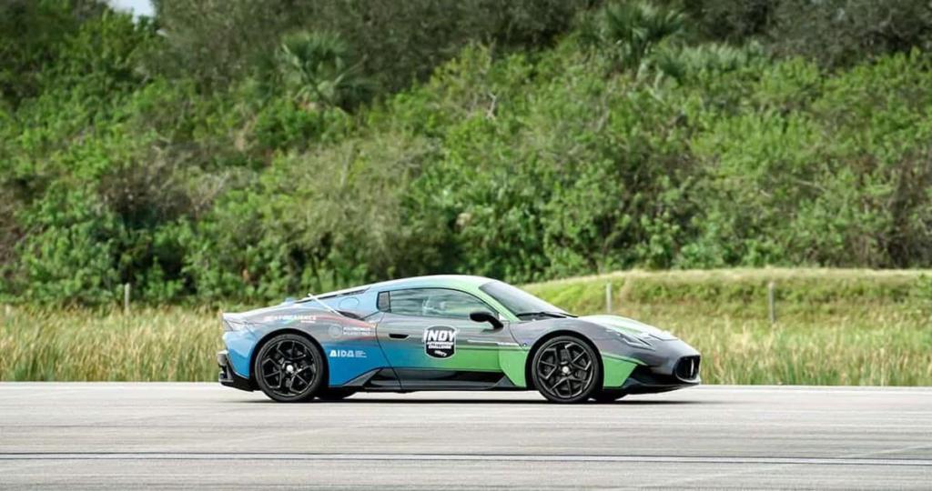 Безпілотний Maserati MC20 встановив новий світовий рекорд швидкості