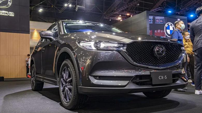 Представлений Mazda CX-5 2025, оснащений звичайними ДВЗ