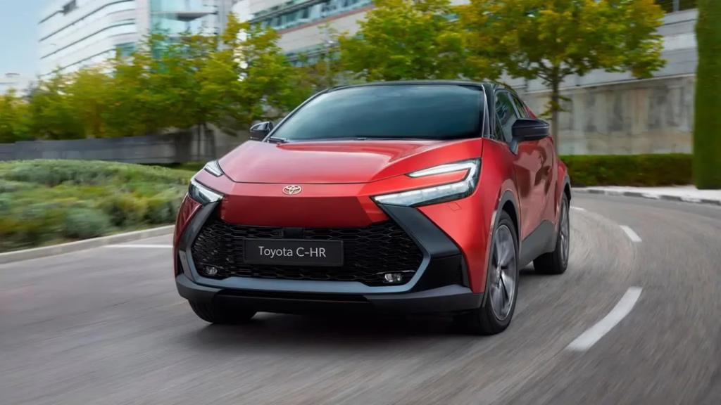 Представлений Toyota C-HR 2025 з ДВЗ