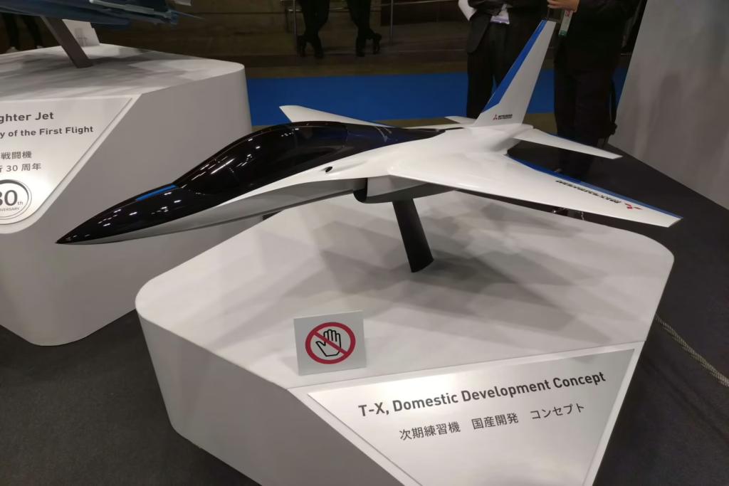 Mitsubishi показала модель найновішого літака TX