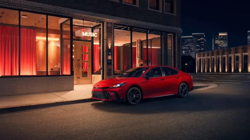 Представлено нову Toyota Camry 2026
