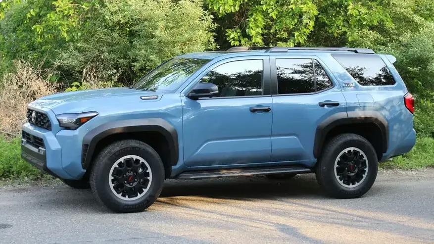 Toyota представила оновлений 4Runner TRD off-road 2025 року