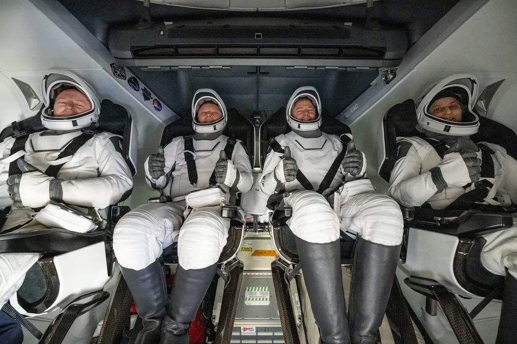 SpaceX відкладає запуск приватного екіпажу Ax-4