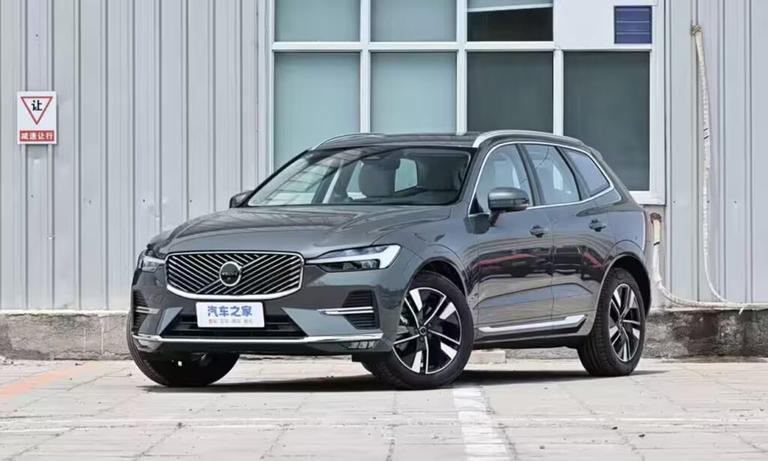 Найпопулярніший Volvo XC60 2026 T8 став ще кращим