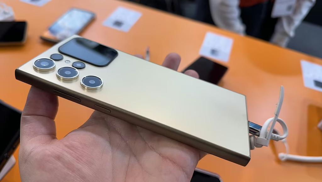 Представлений смартфон Oukitel C62