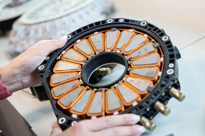 У Mercedes-Benz створили найпотужніший у світі 13-кілограмовий електродвигун