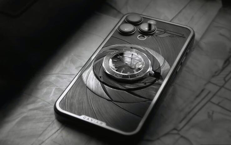 Caviar випускає iPhone 17 Pro Max з інтегрованим годинником Omega Seamaster