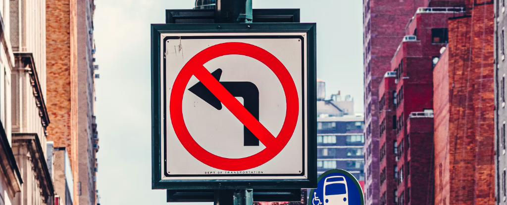 Міста світу масово обмежують повороти “ліворуч”