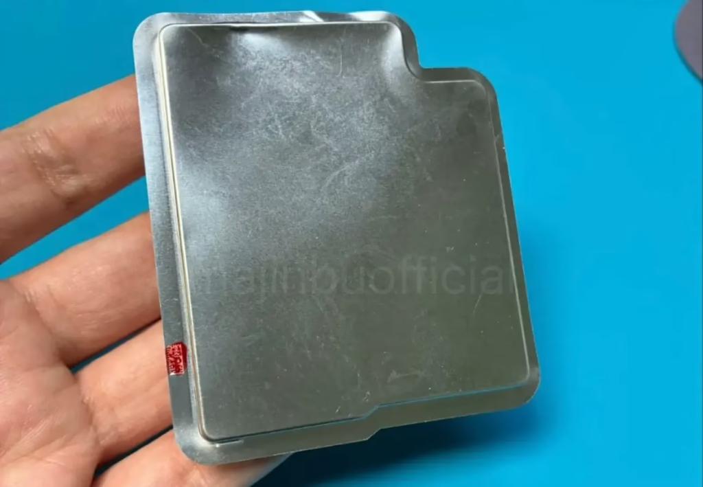 Найтонший iPhone в історії: що відомо про батарею iPhone 17 Air