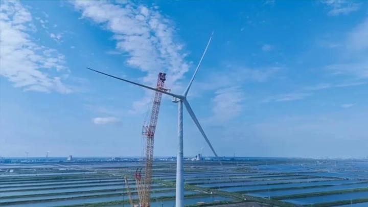 Китай запустив найбільшу у світі вітрову турбіну