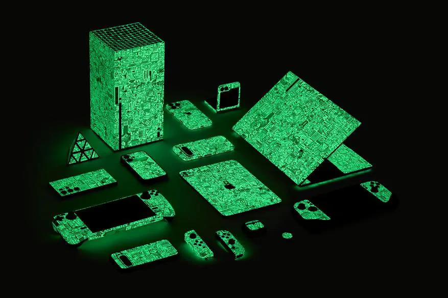 Dbrand представила світлодіодні чохли Circuit Board