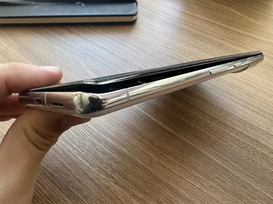 У смартфонів Pixel 7 і Pixel 7 Pro масово здуваються батареї та відходять екрани