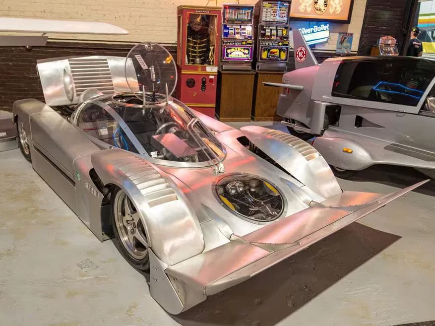 Унікальний автомобіль-амфібія Sea Lion виставлений на торги