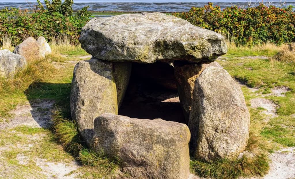 Вчені найшли докази рівного статусу жінок і дітей у кам’яну добу