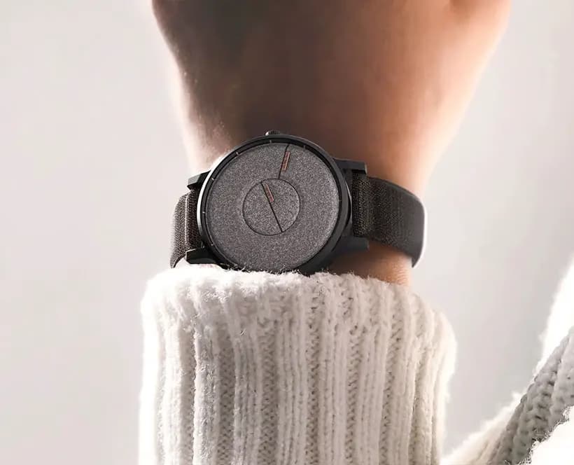 Розроблено наручний годинник для визначення часу на дотик