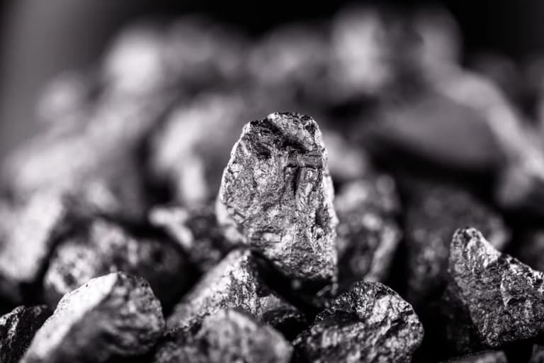 Рідкісні камені з Австралії пояснили, звідки береться стратегічний метал