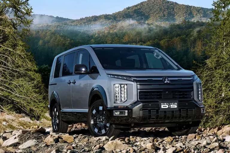 Mitsubishi представила оновлену Delica D:5
