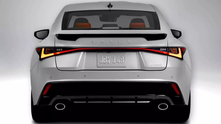 Lexus IS 2026 представлений у США