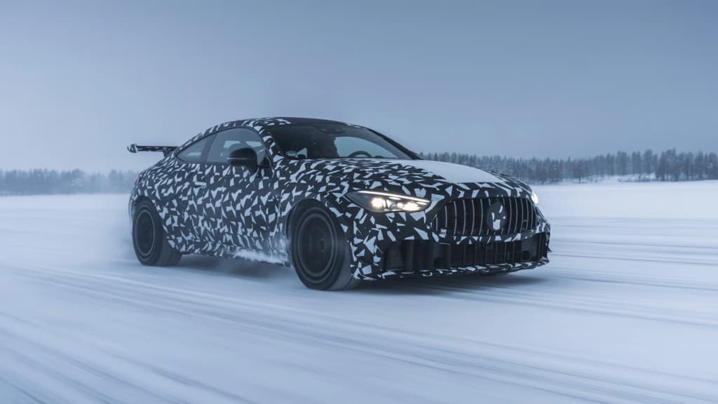 Mercedes-AMG з абсолютно новим V8 показали наживо