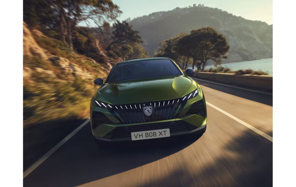 Представлений Peugeot 408 нового покоління