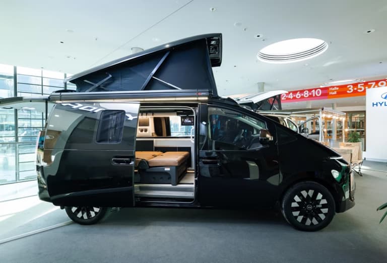 Hyundai запускає стильний кемпер Staria