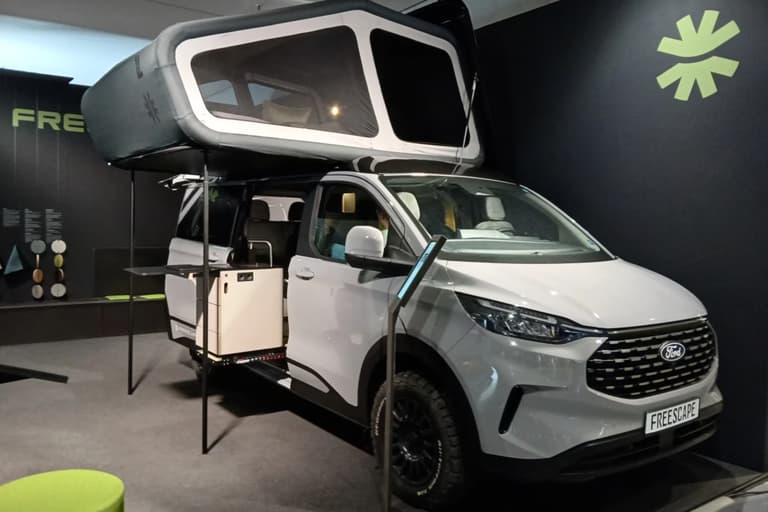 Freescape представила автобудинок на базі Ford з надувним дахом