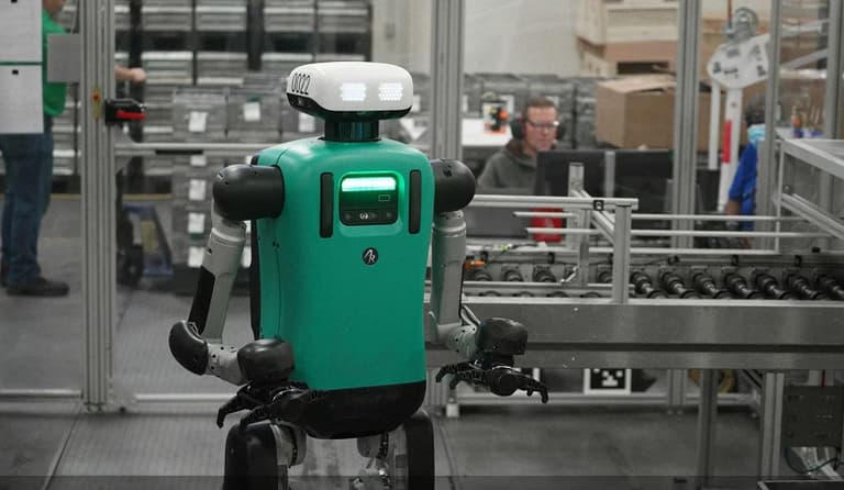 Людиноподібні роботи збиратимуть Toyota RAV4