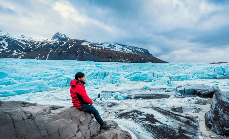 Поки ще є час: туристи масово їдуть до льодовиків, що тануть