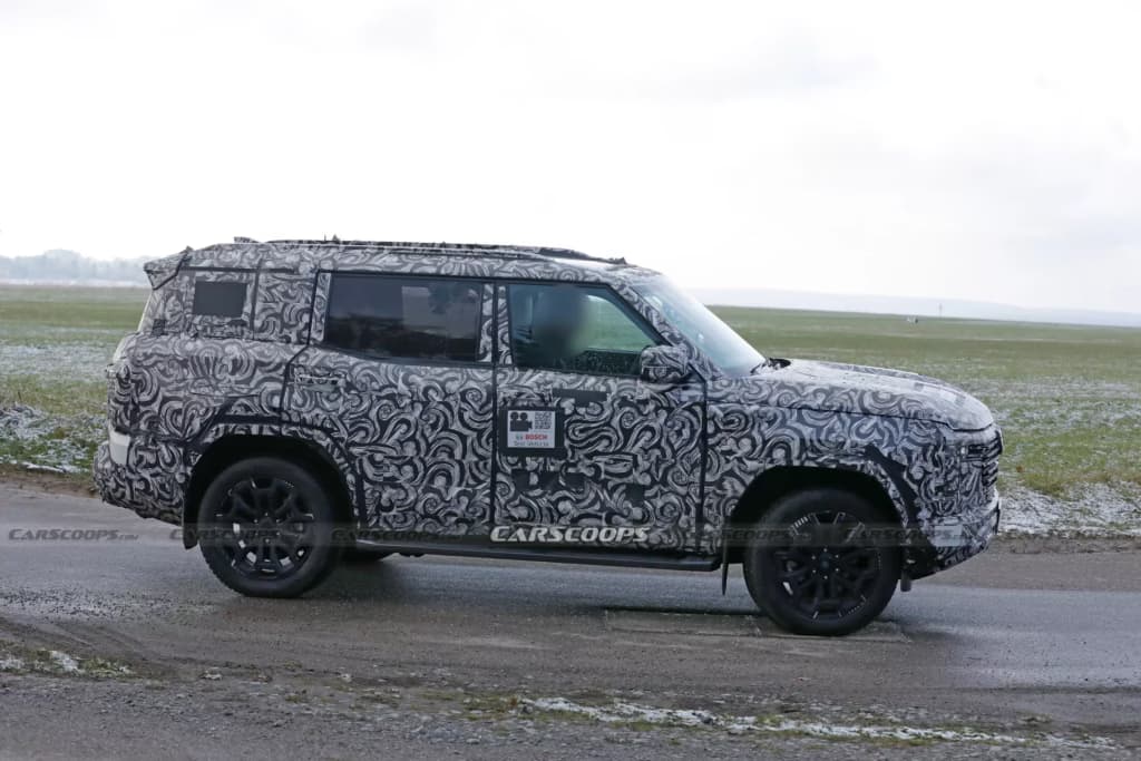 Прототип нового Mitsubishi Pajero вперше помічено на дорогах