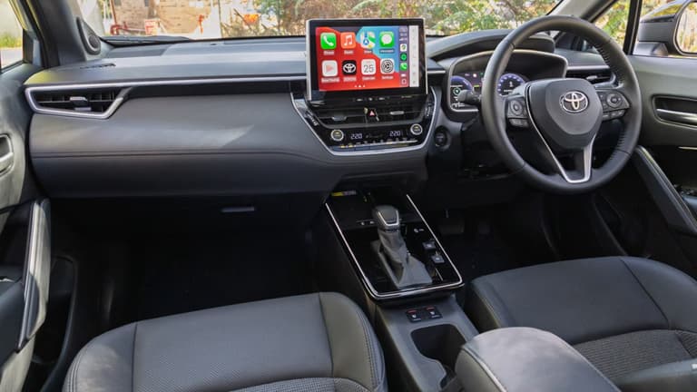 Toyota може заборонити водіям вимикати системи безпеки