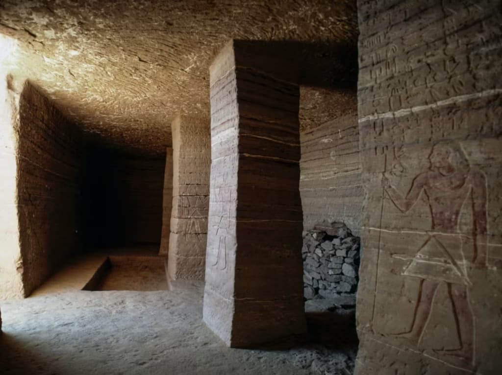 Вчені знайшли поховальний комплекс, який залишався недоторканим майже 4 тисячі років