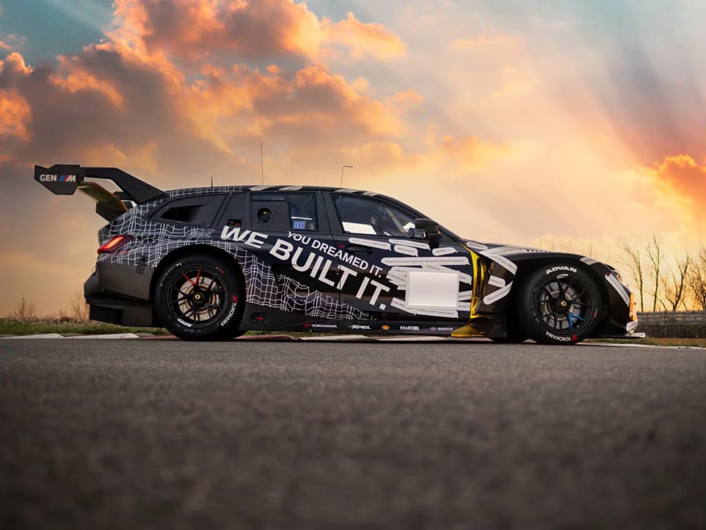 BMW перетворила першоквітневий жарт на справжній гоночний універсал