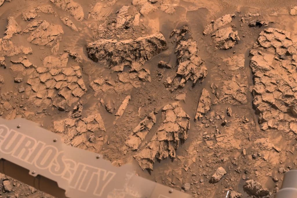 Марсохід NASA Curiosity виявив поверхню, схожу на «луску гігантської рептилії»