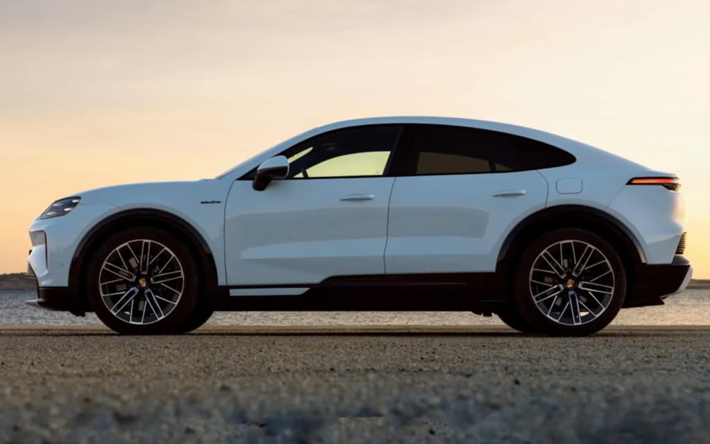 Porsche анонсує новий електромобіль