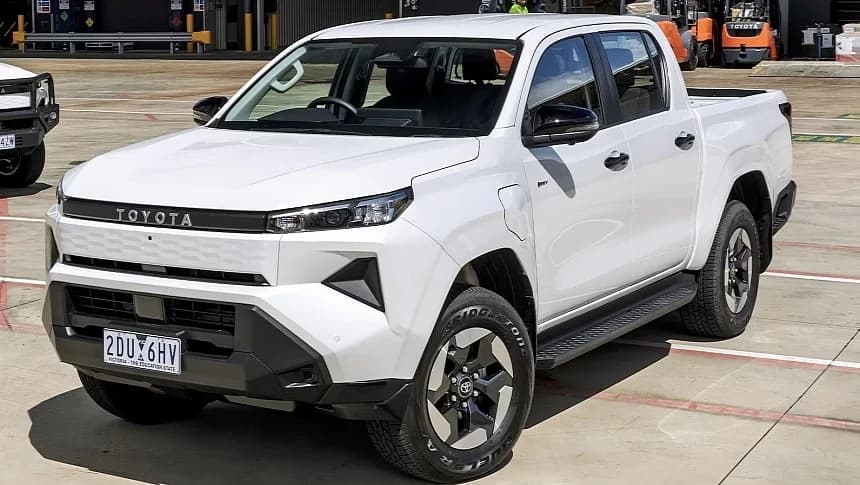 Toyota розпочала продаж електричної версії пікапа HiLux