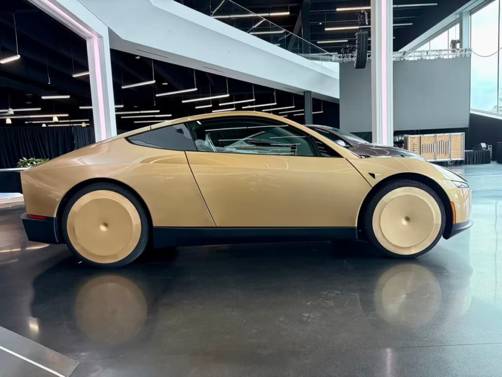 Tesla показала VIN Zero