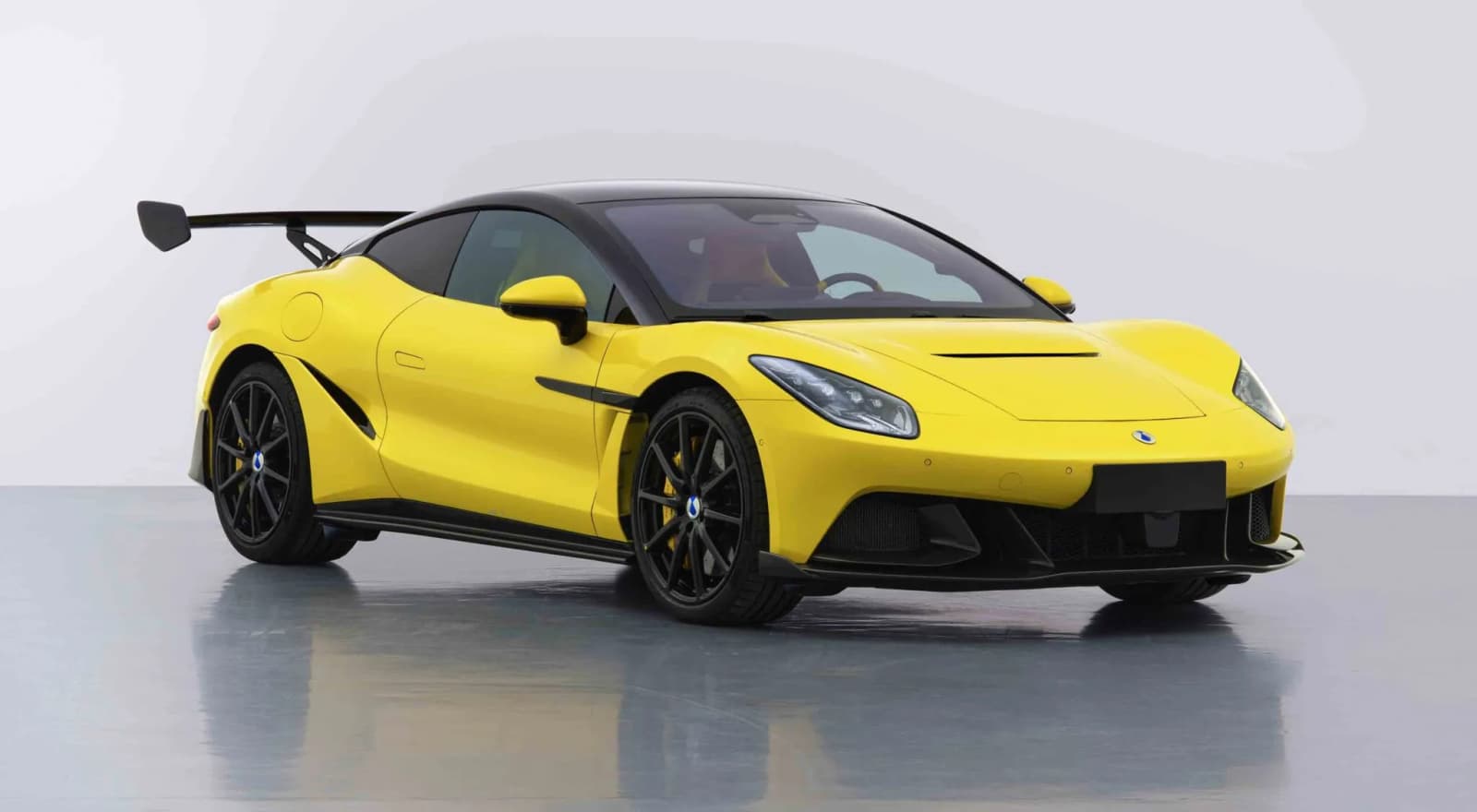 Представлено Denza Z Coupe з потужністю до 1582 к.с. і максимальною швидкістю 350 км/год