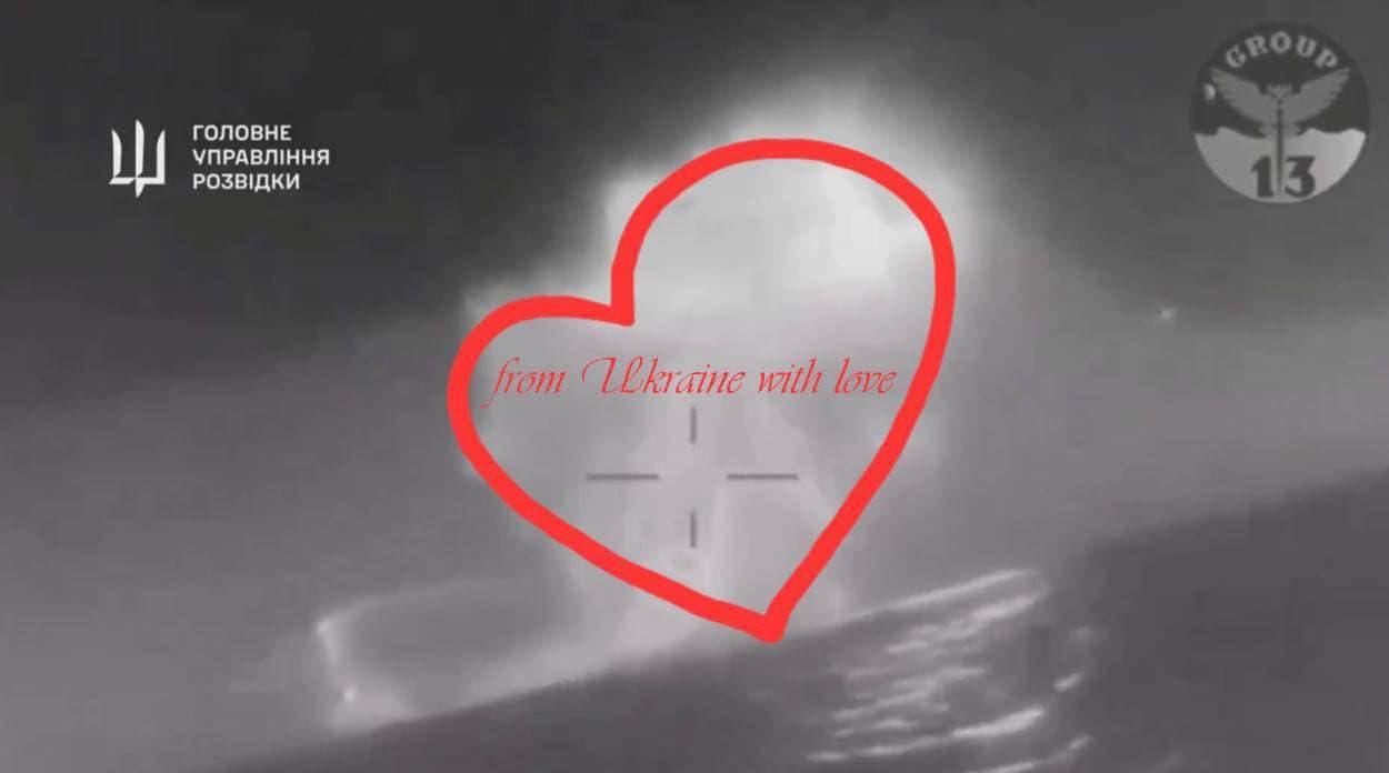 Мережу заполонили смішні меми через затонулий корабель РФ (Фото)