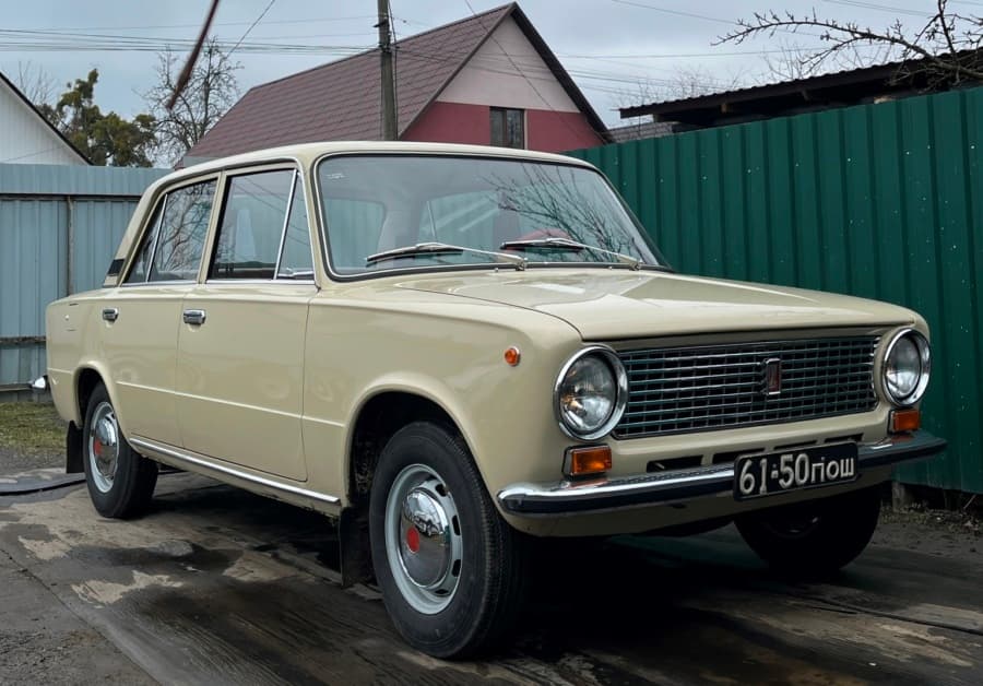 Унікальний ВАЗ-21011 1981 року з пробігом лише 10 тисяч км: знахідка блогера Roma Urraco