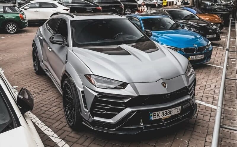 У Києві помітили унікальний Lamborghini Urus з тюнінгом від 1016 Industries