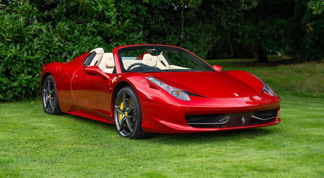 Продюсер купив омріяну Ferrari, заощаджуючи гроші 10 років: машина згоріла через годину (Фото)