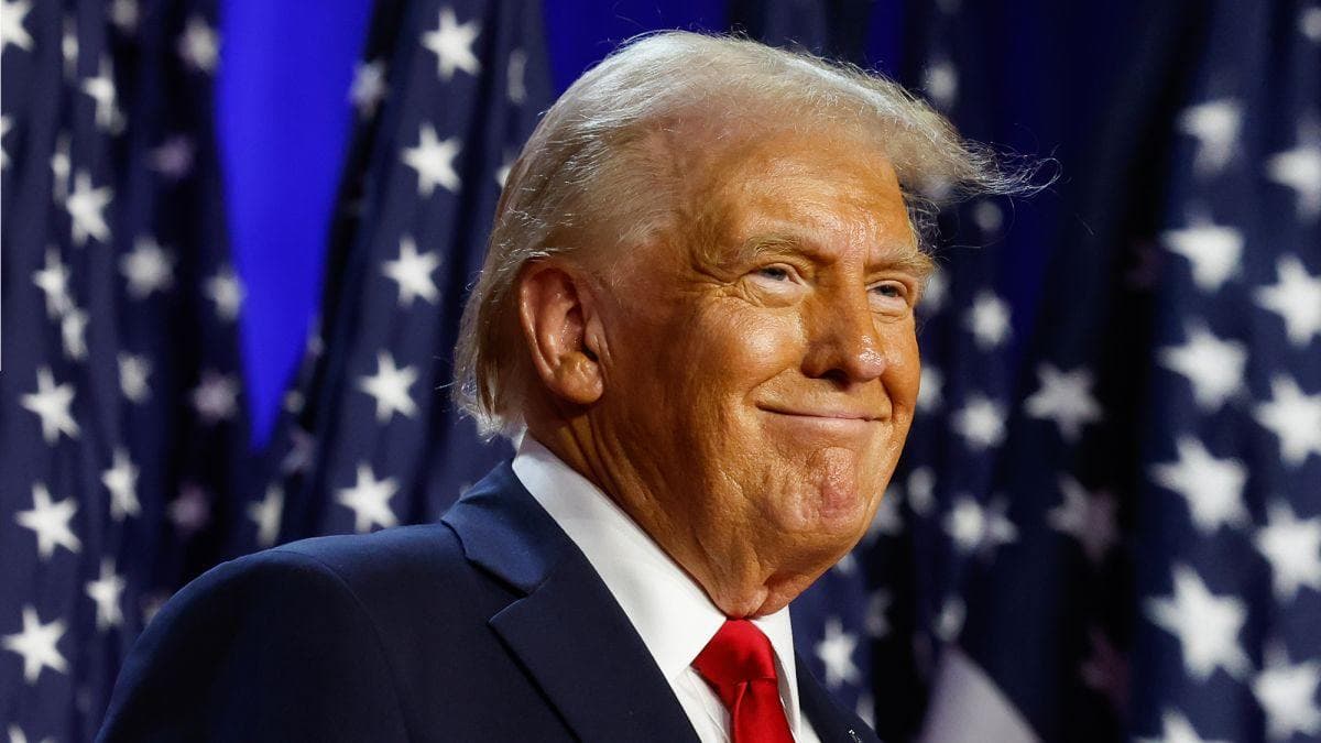 Трамп скасував обмеження на тиск води в душі: хоче “подбати про своє прекрасне волосся”