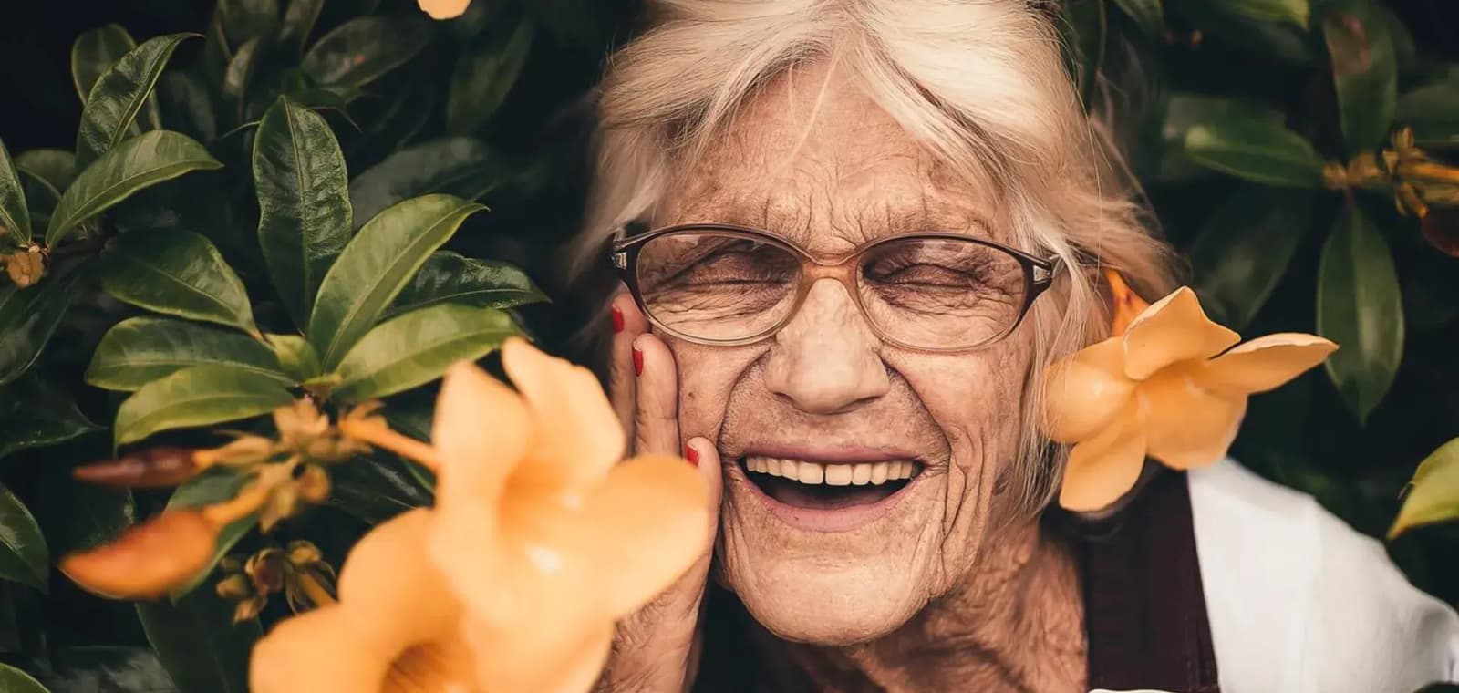 Вчені розкрили таємницю «запаху старості» та пояснили, як його позбутися