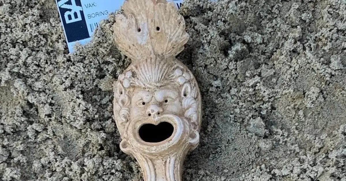 У Нідерландах знайшли унікальну римську лампу (Фото)