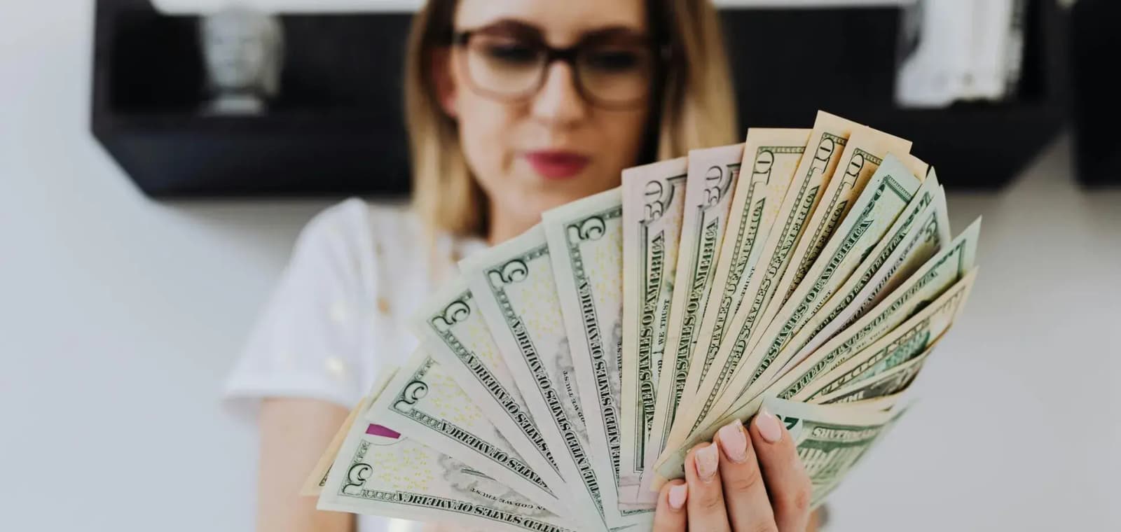 Фінансовий гороскоп на 23 вересня 2025: кому пощастить із грошима